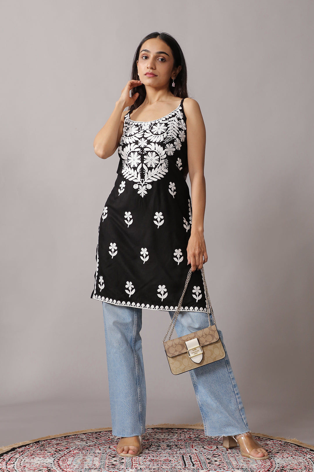 Kalindi Black Sleeveless Straight Kurta