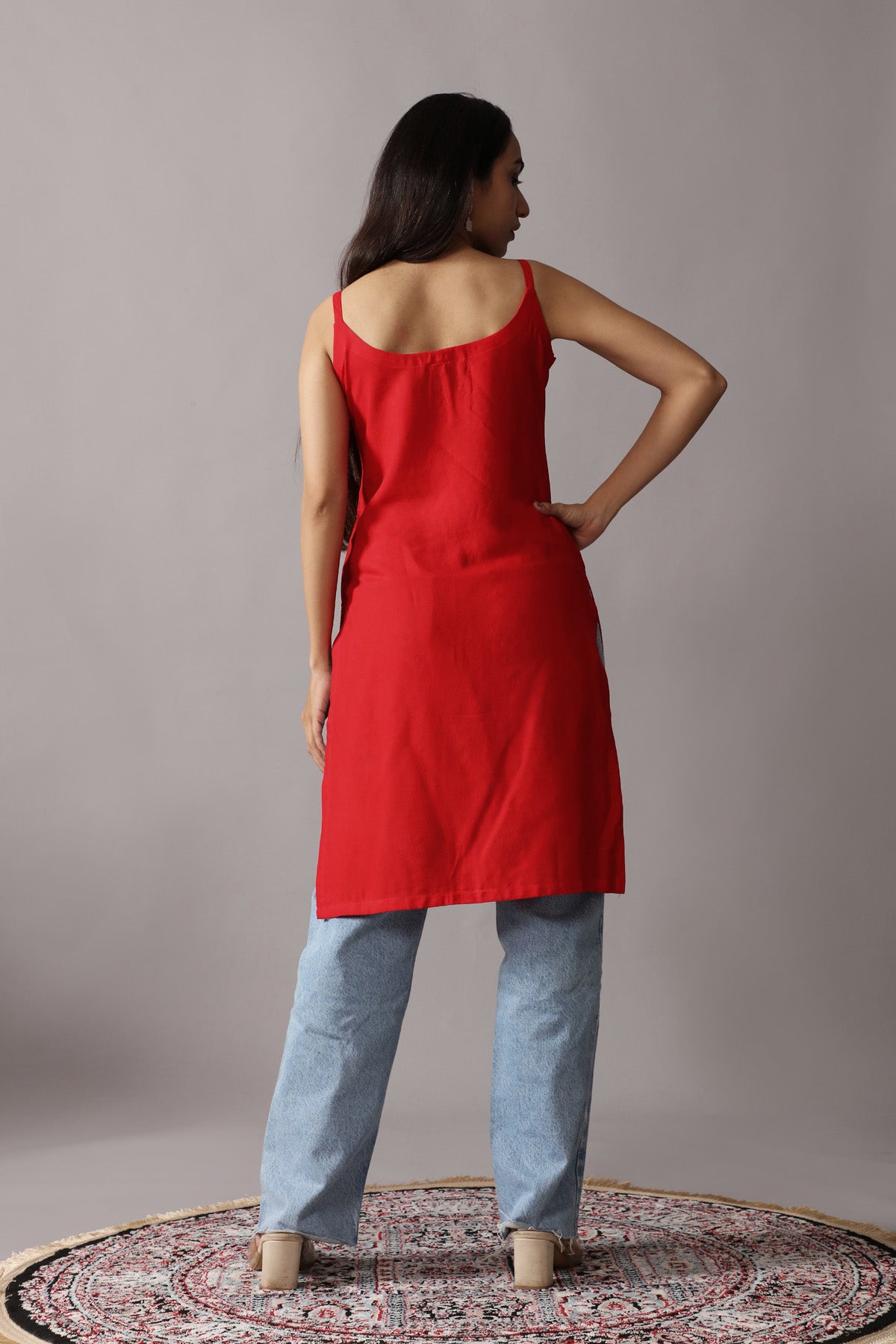Kalindi Red Sleeveless Straight Kurta