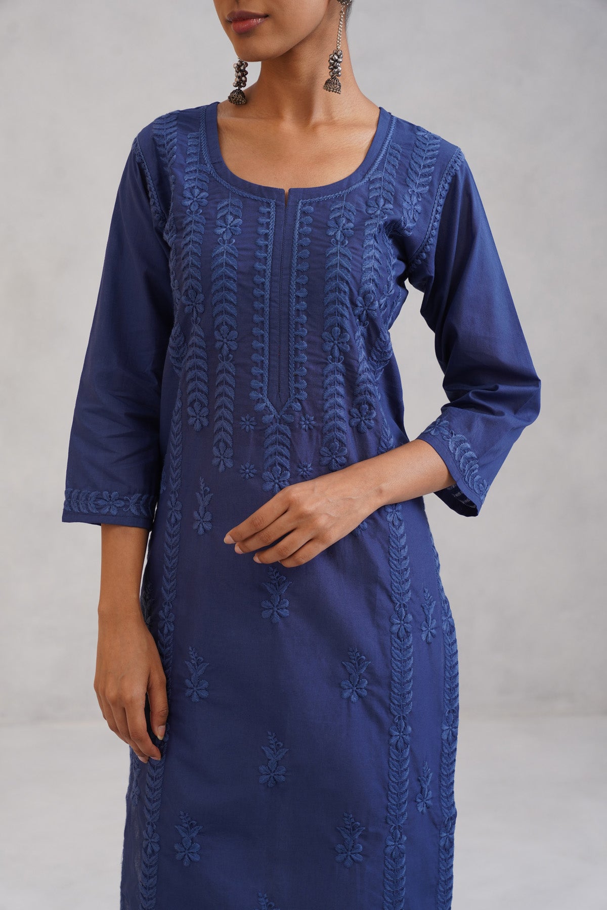 Inaayat Navy Blue Embroidered Straight Kurta