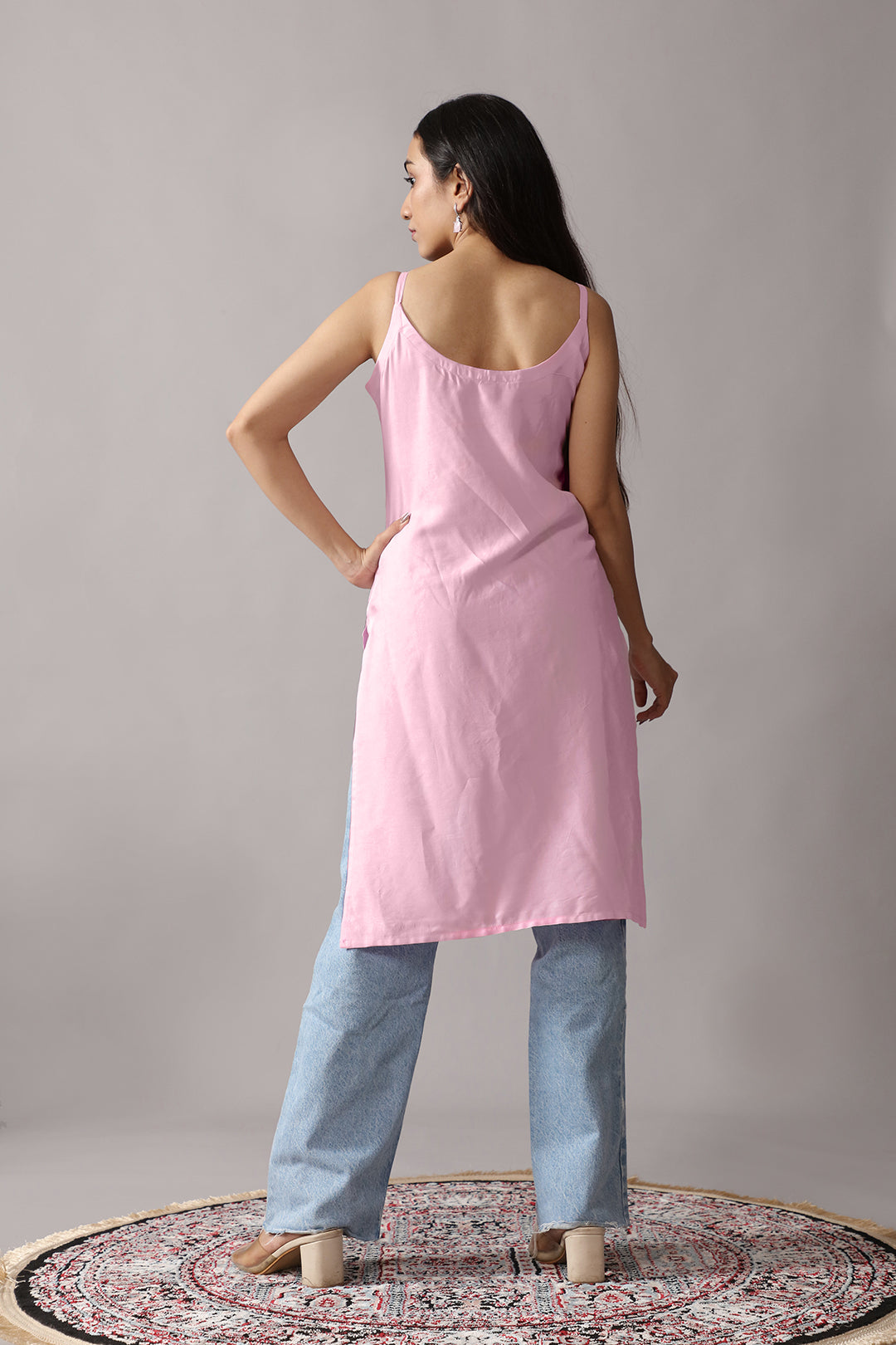 Kalindi Baby Pink Sleeveless Straight Kurta