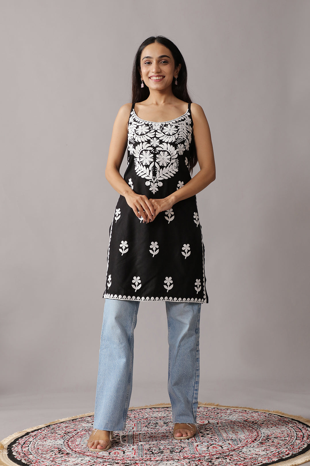 Kalindi Black Sleeveless Straight Kurta