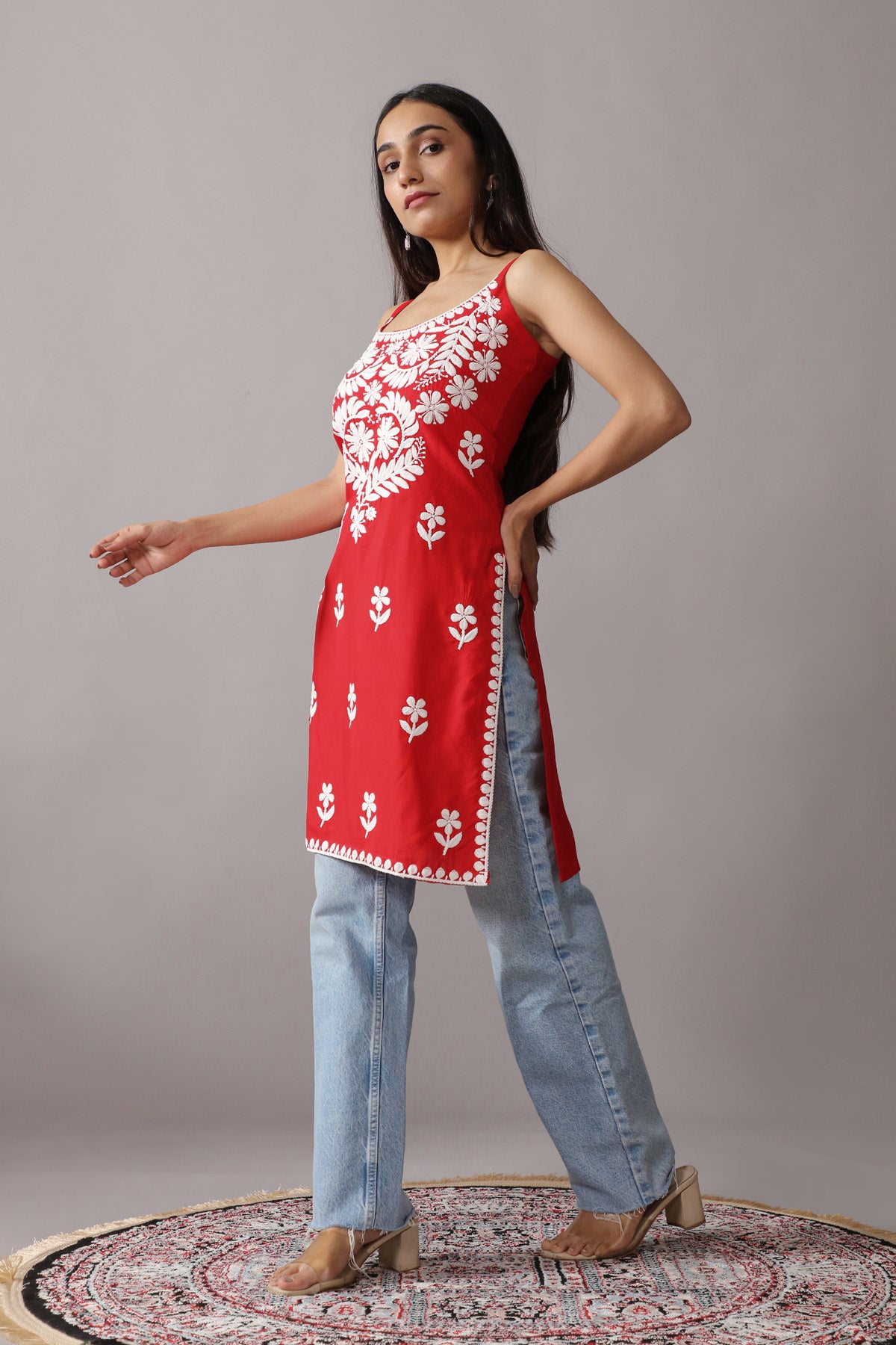 Kalindi Red Sleeveless Straight Kurta