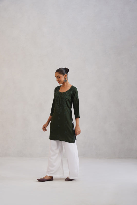 Kayra Dark Green Embroidered Straight Kurta