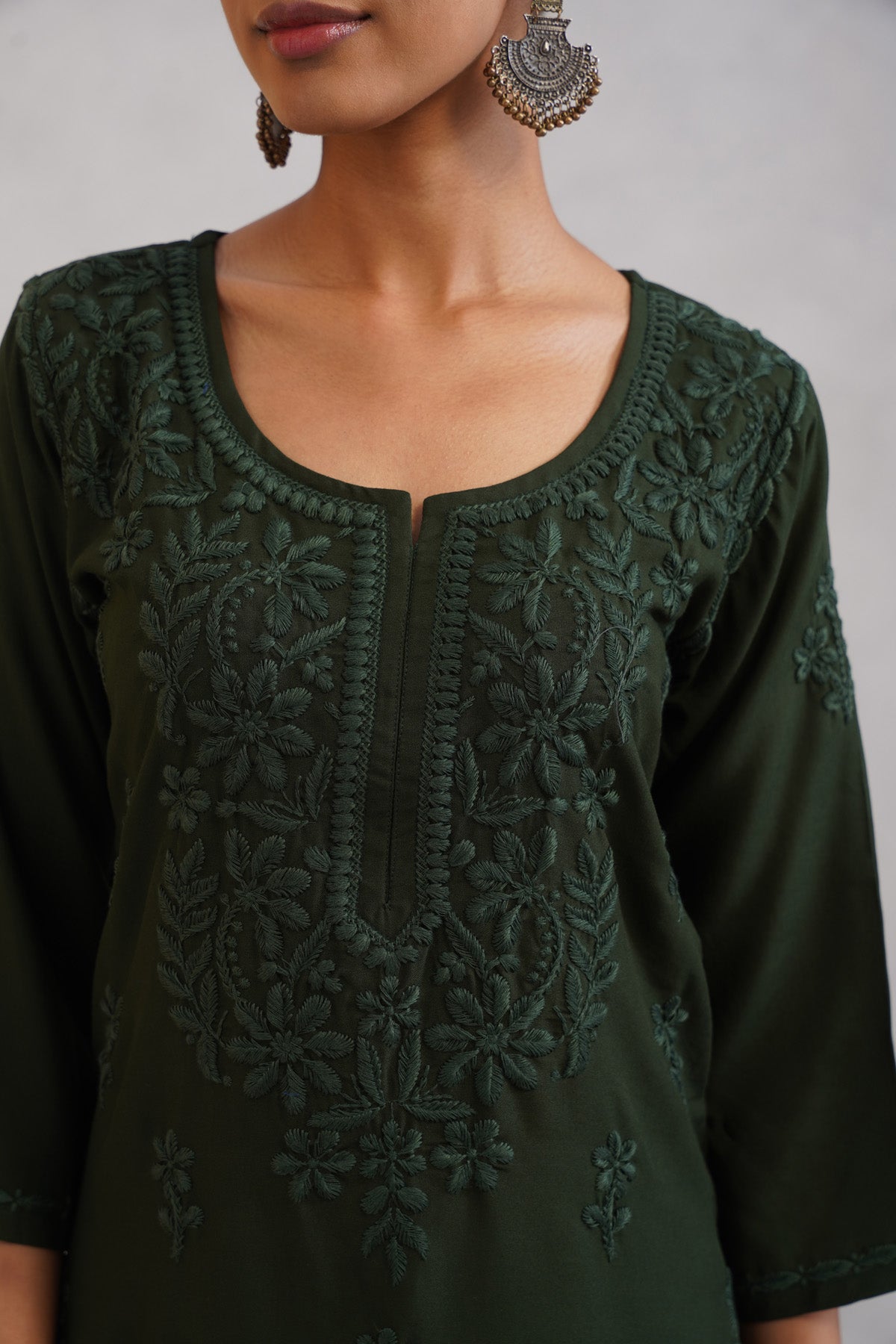 Kayra Dark Green Embroidered Straight Kurta