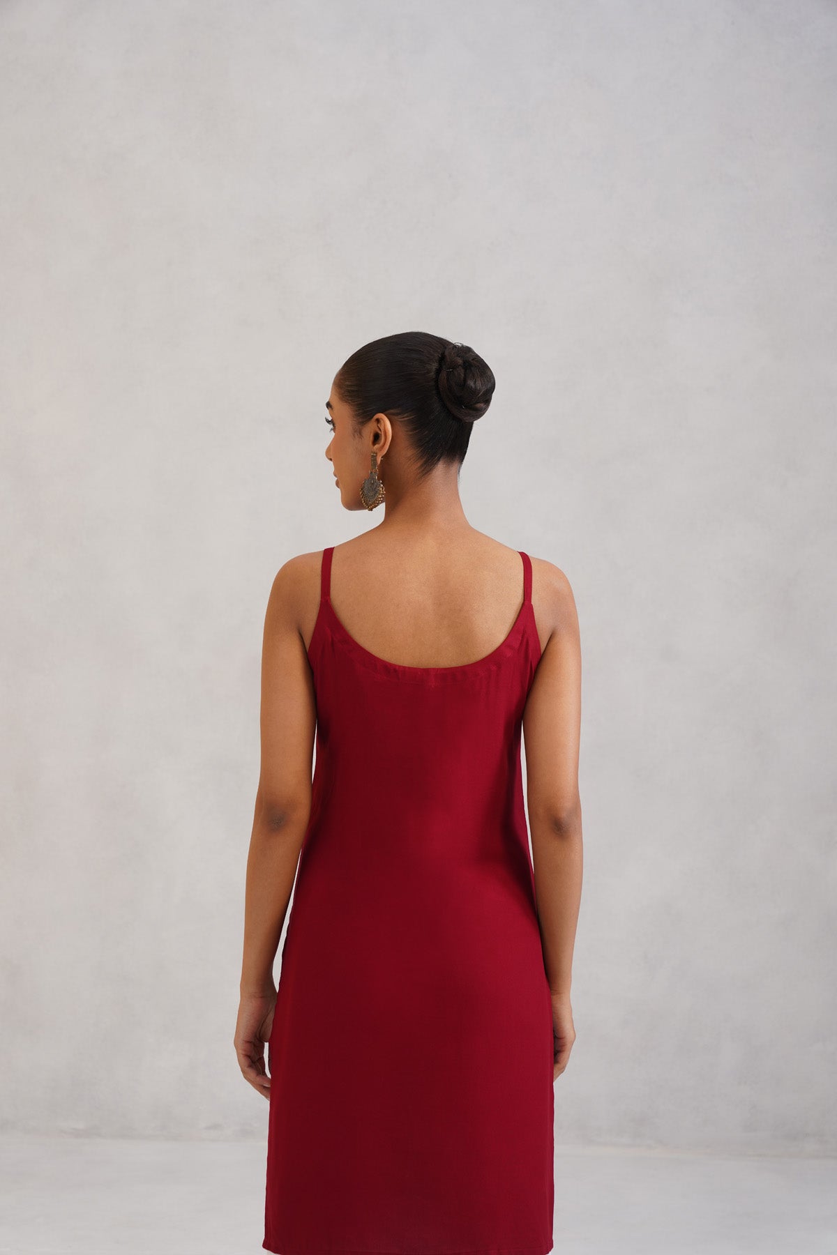 Kalindi Maroon Embroidered Sleeveless Straight Kurta