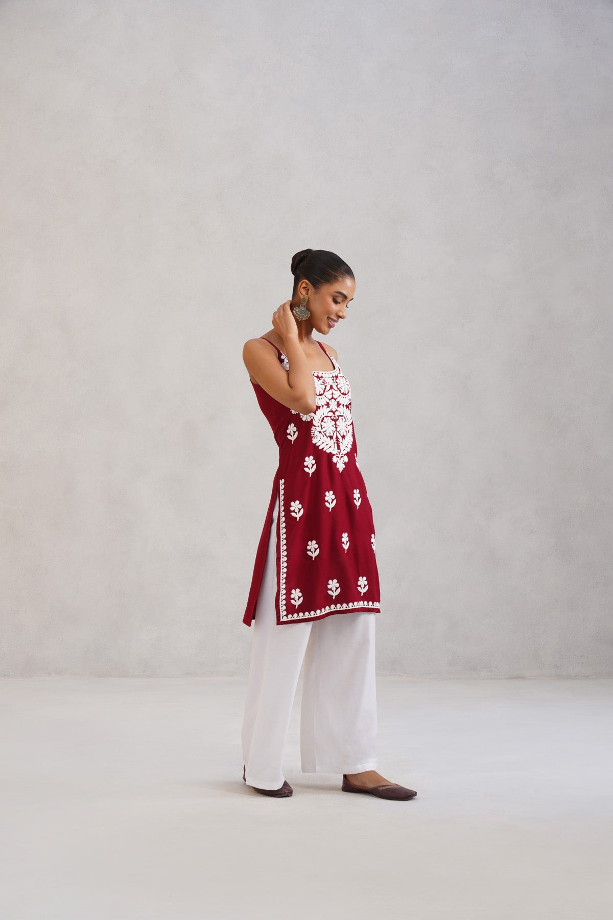 Kalindi Maroon Embroidered Sleeveless Straight Kurta
