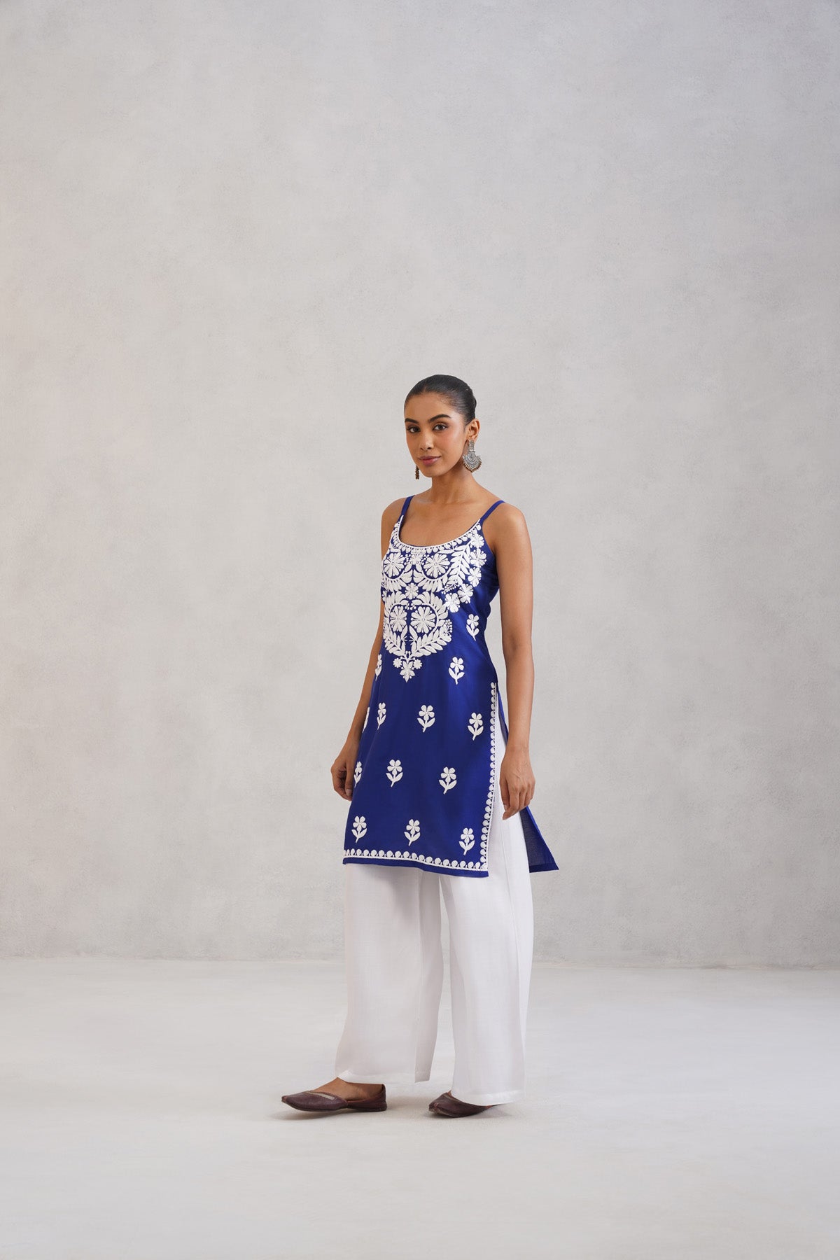 Kalindi Royal Blue Embroidered Sleeveless Straight Kurta