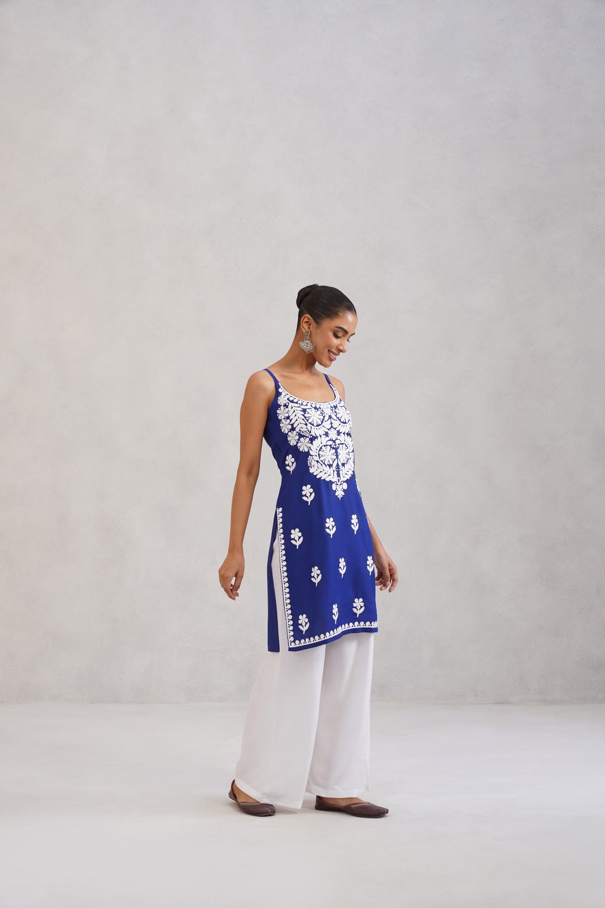Kalindi Royal Blue Embroidered Sleeveless Straight Kurta
