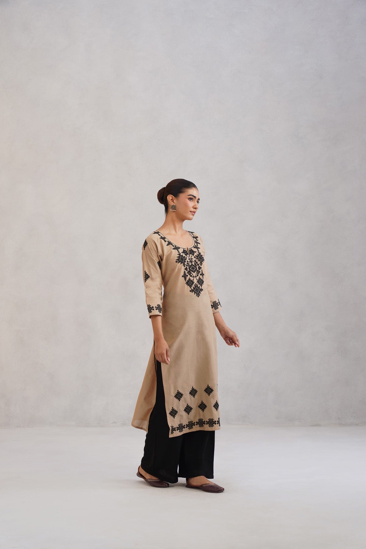 Dua Beige Embroidered Straight Long Kurta