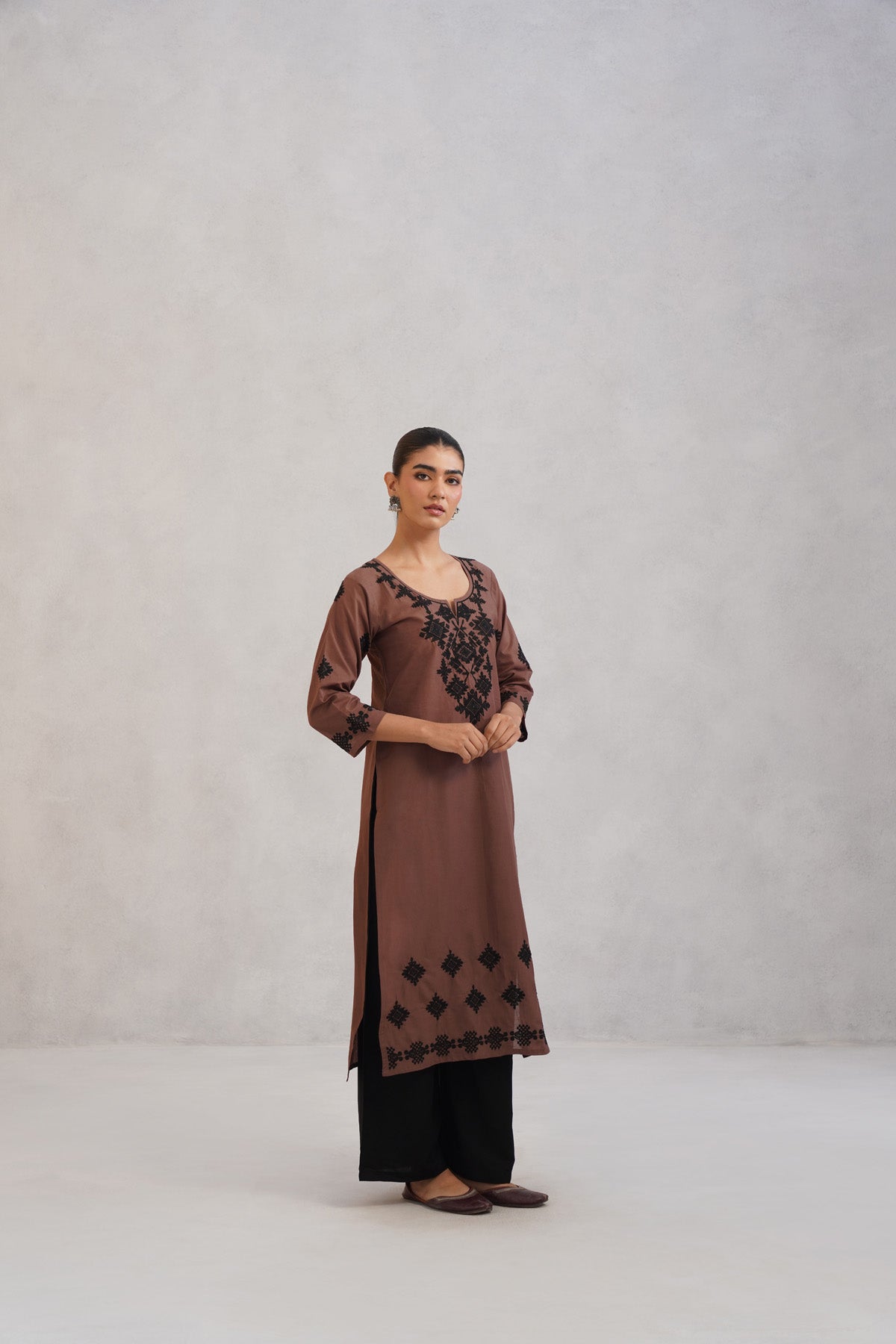 Dua Brown Embroidered Straight Long Kurta
