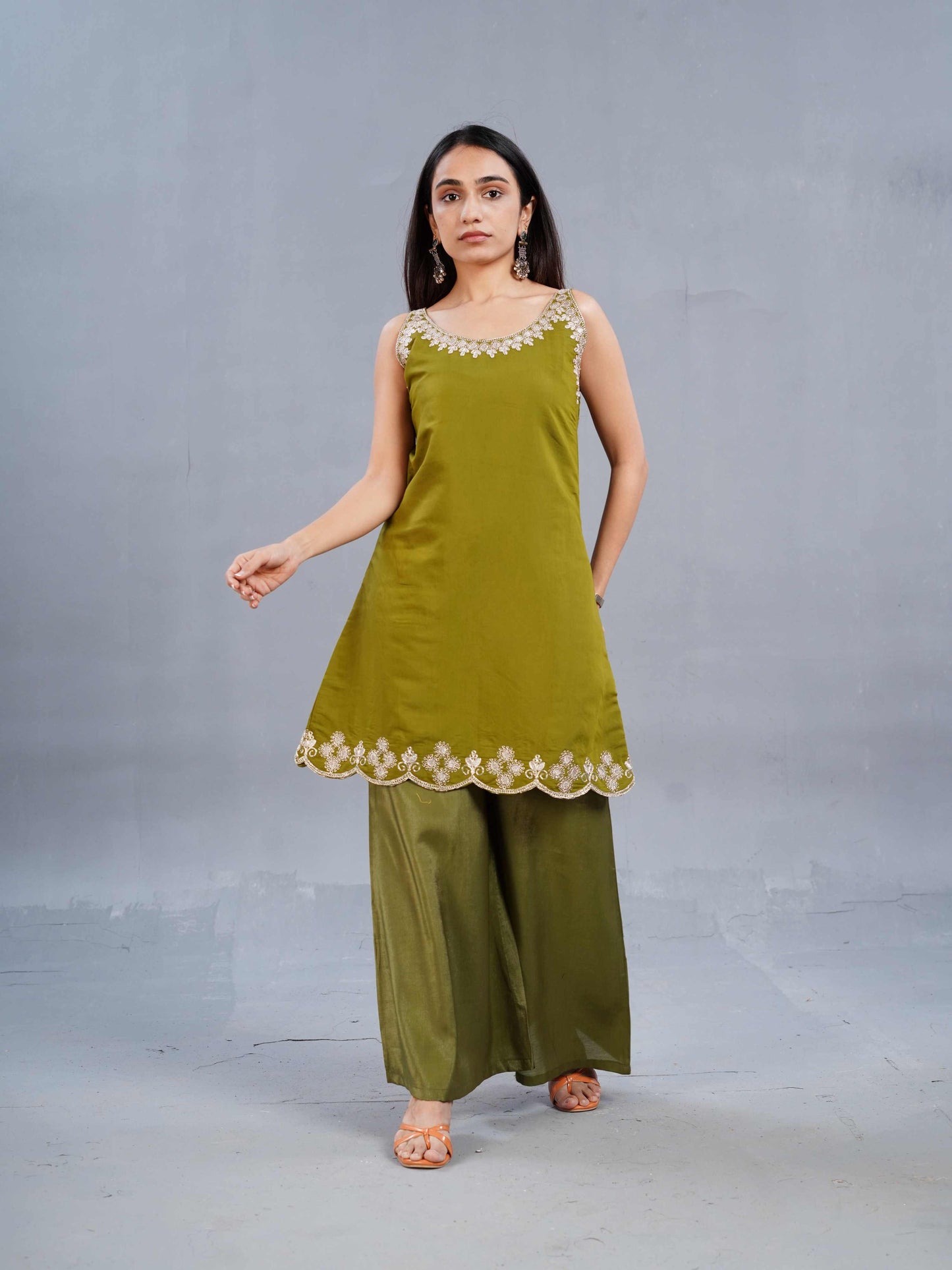 Halter Green neck short kurta with pants