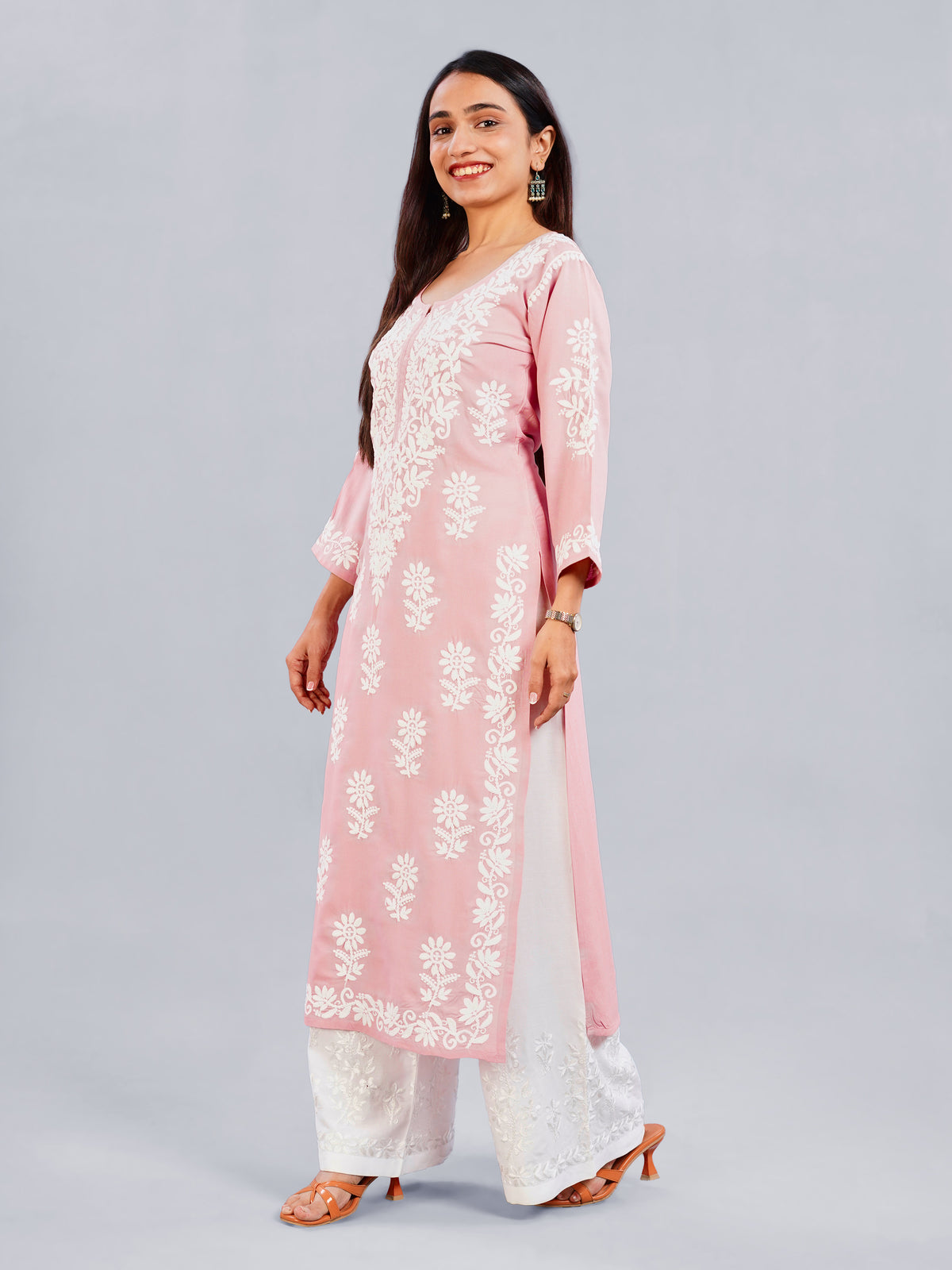 Nayra Blush Pink Floral Embroidered Kurta Set