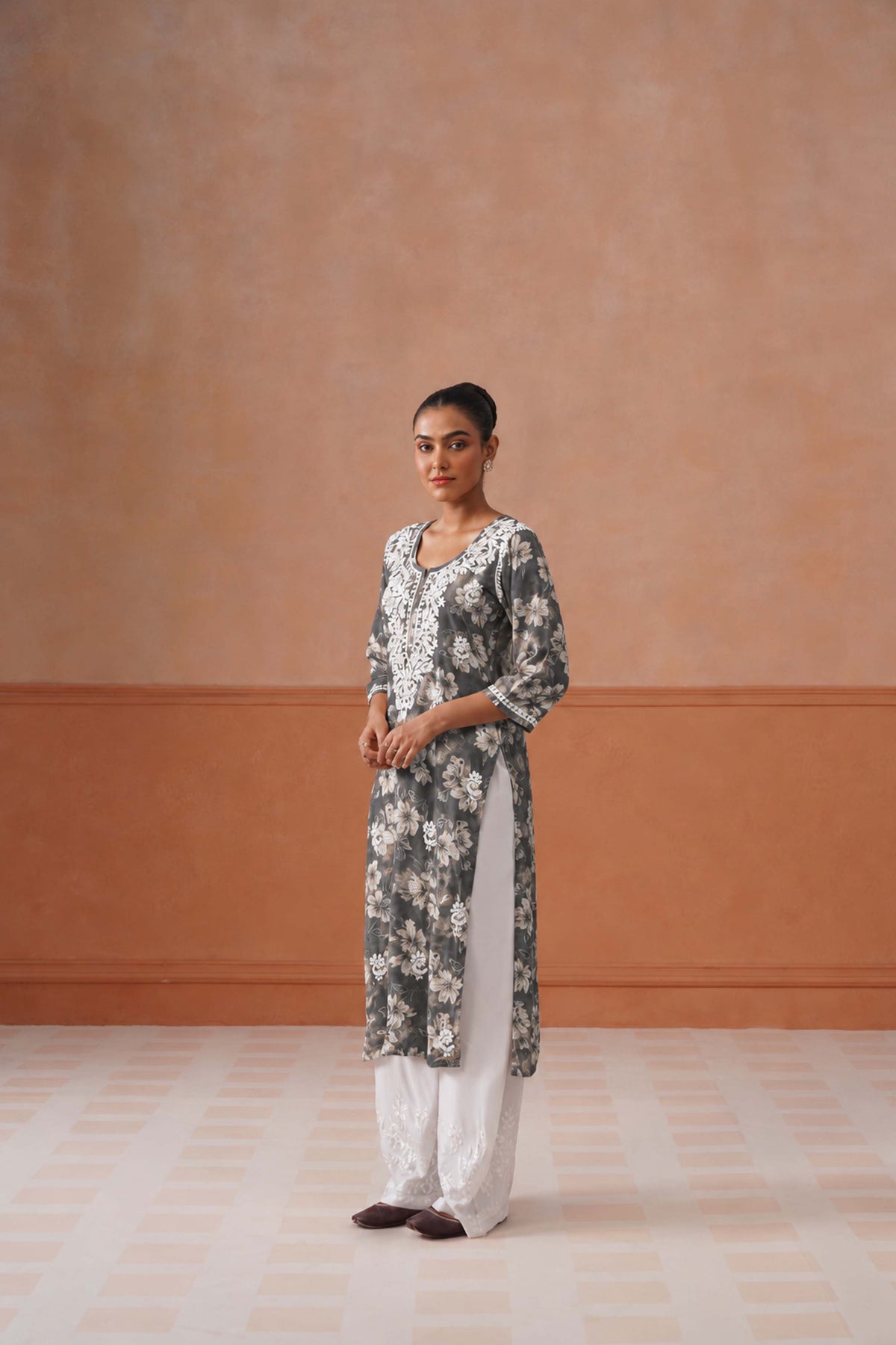 Reetika Gray Floral Chikankari Embroidery Kurta