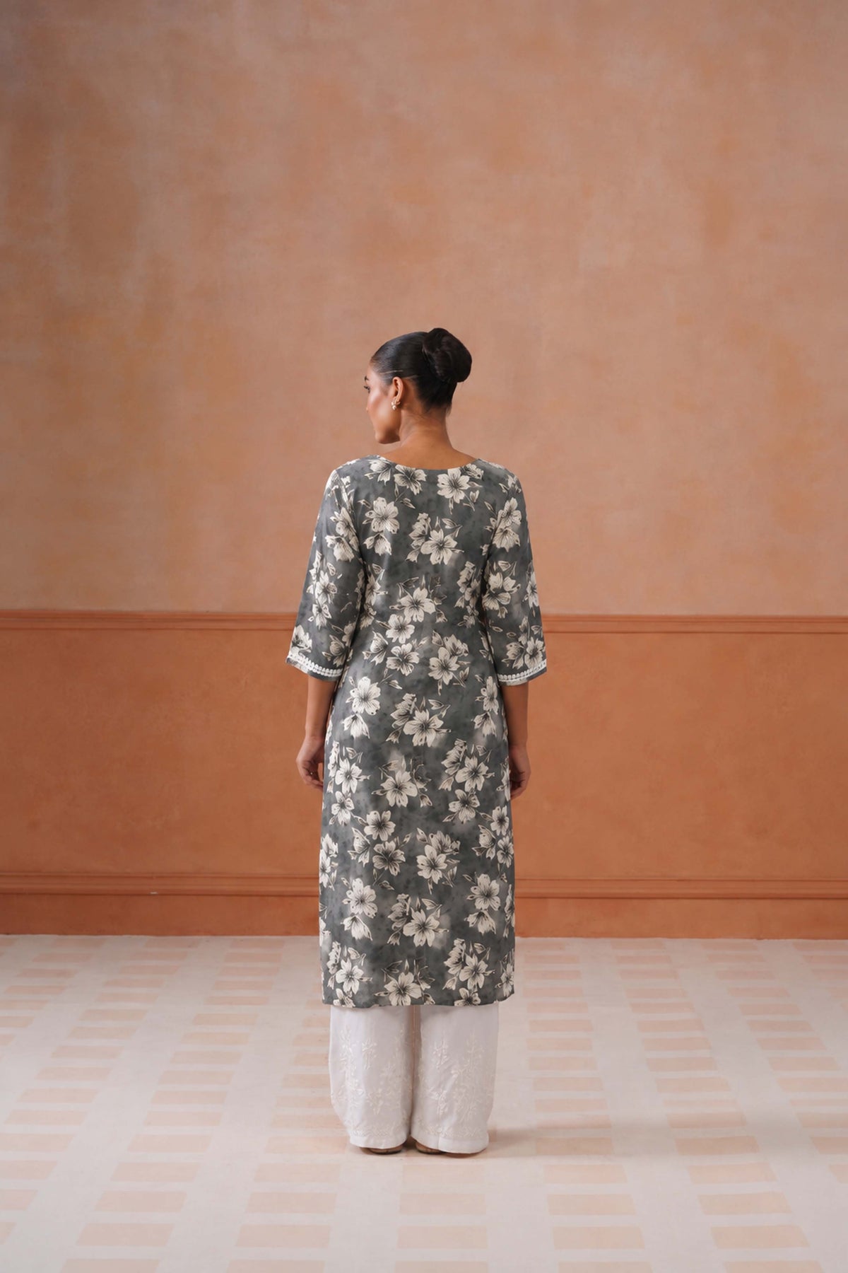 Reetika Gray Floral Chikankari Embroidery Kurta