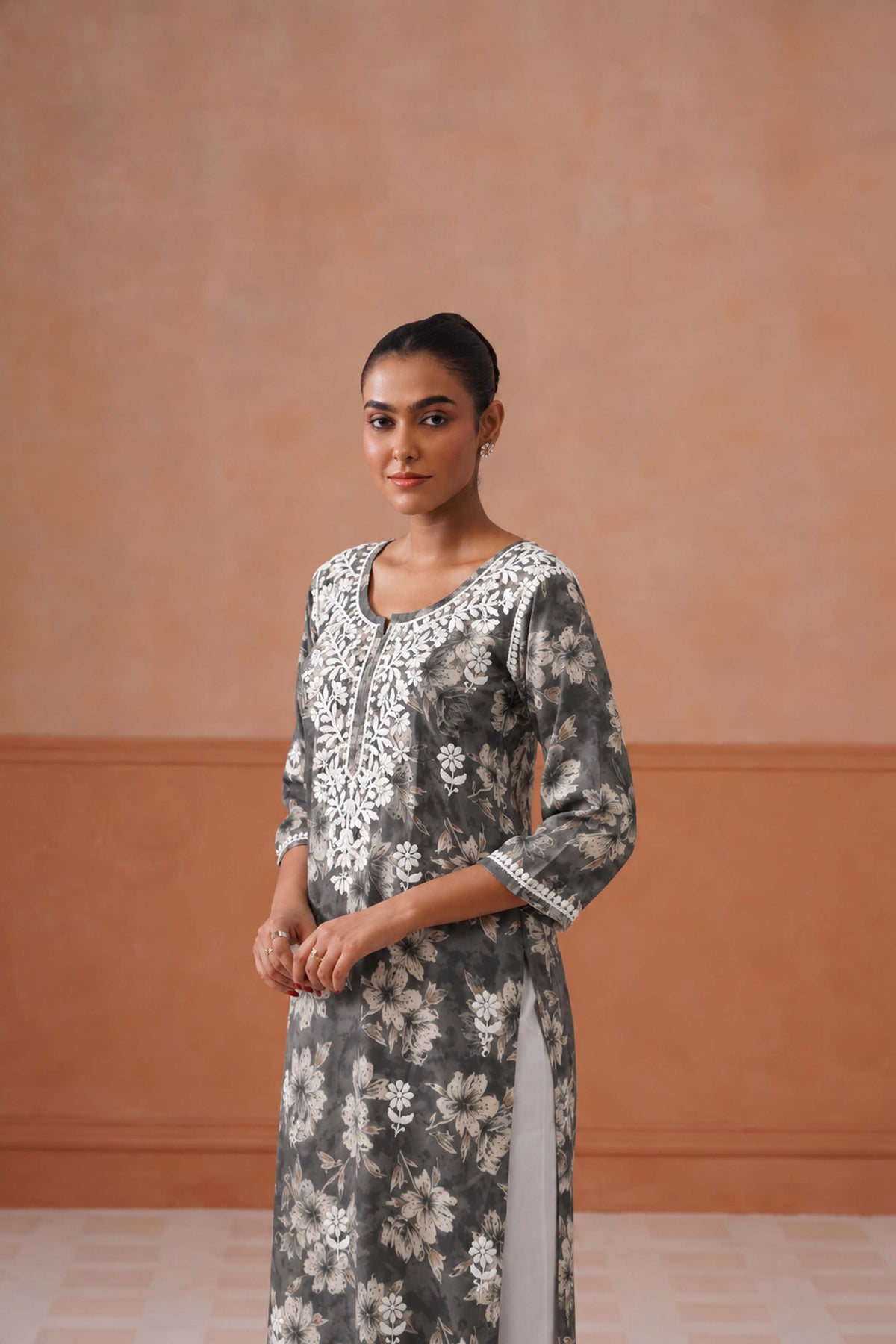 Reetika Gray Floral Chikankari Embroidery Kurta