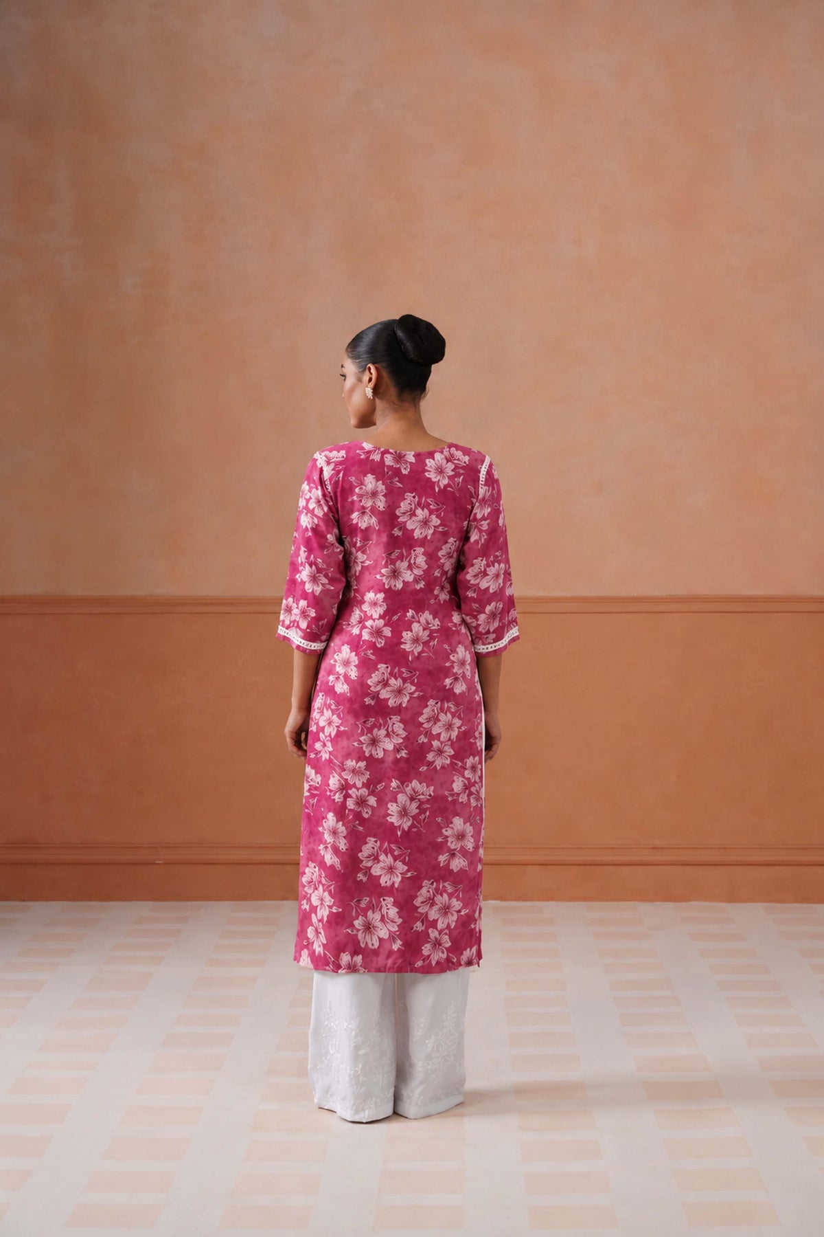 Reetika Pink Floral Chikankari Embroidery Kurta