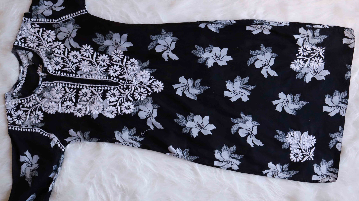 Mehnoor Black Floral Long Muslin kurta