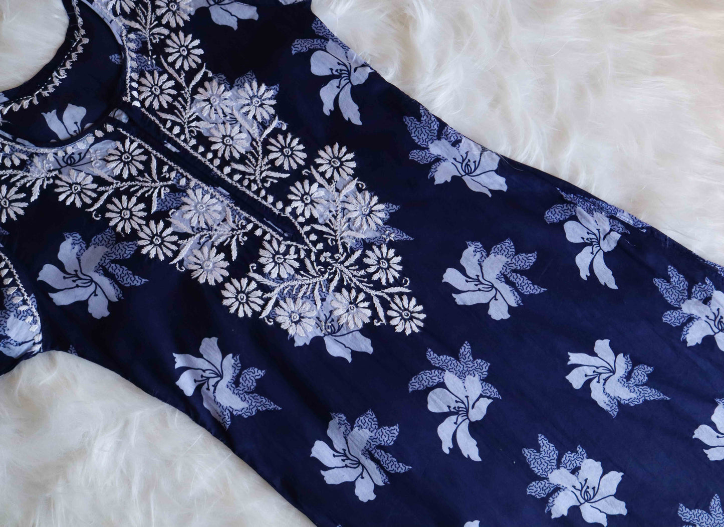 Mehnoor Navy Blue Floral Long Muslin kurta