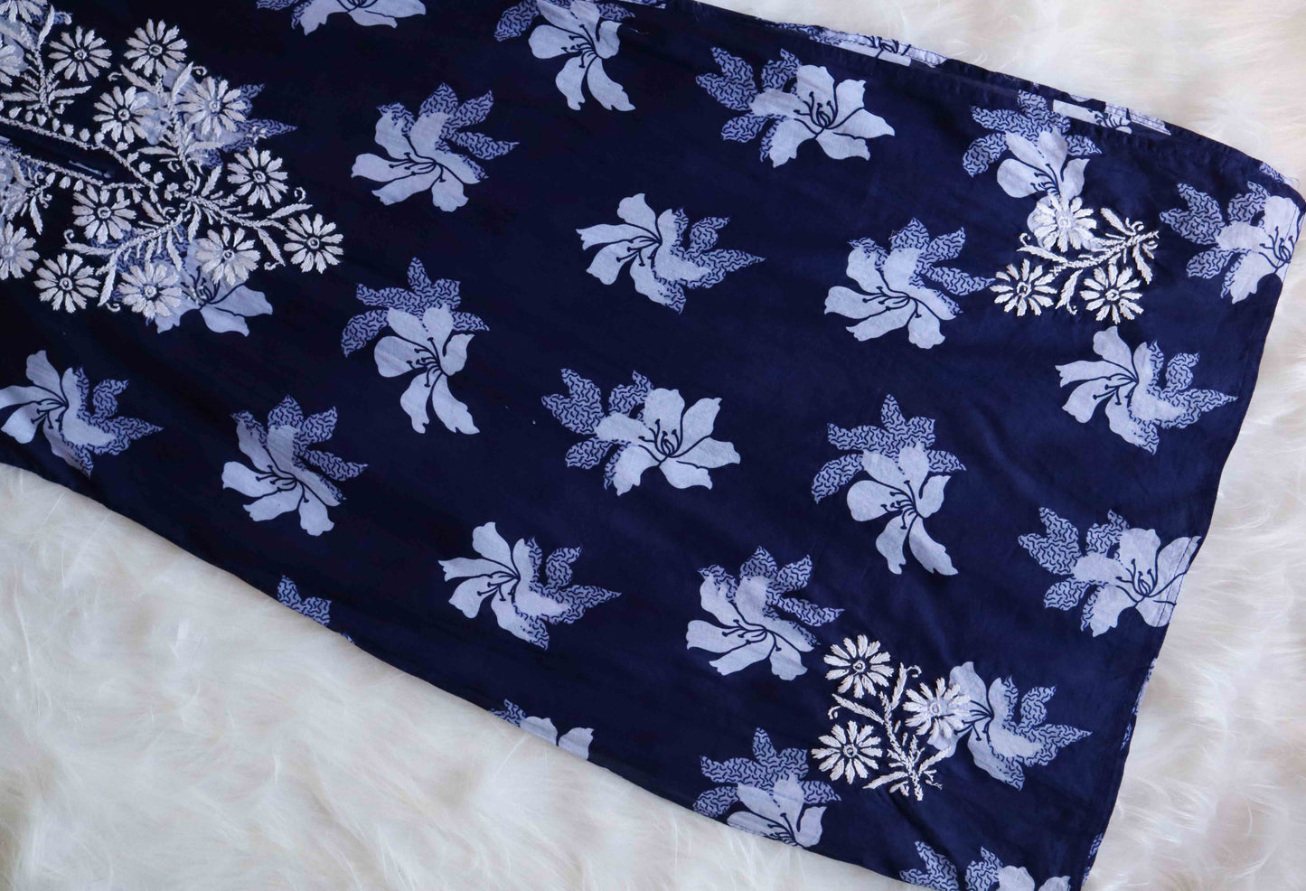 Mehnoor Navy Blue Floral Long Muslin kurta