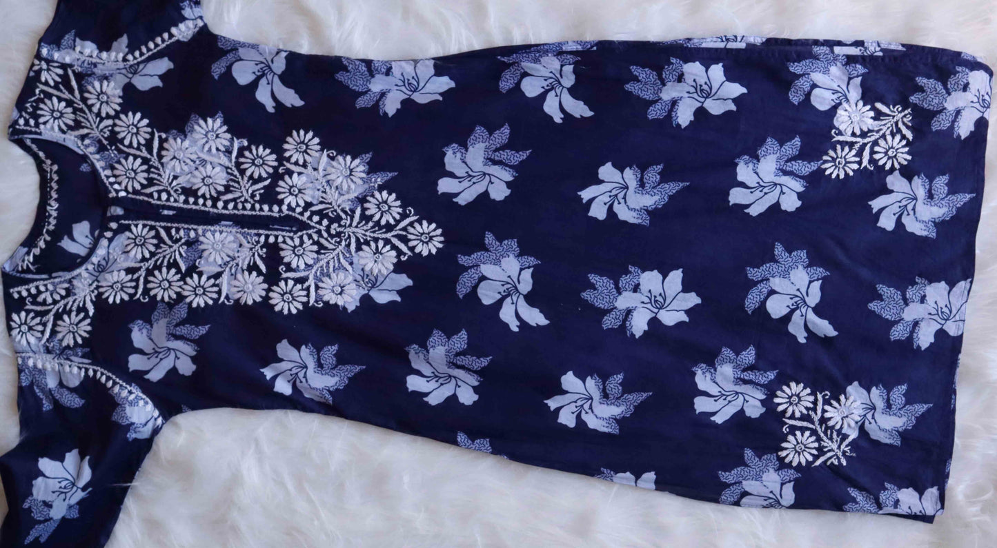 Mehnoor Navy Blue Floral Long Muslin kurta