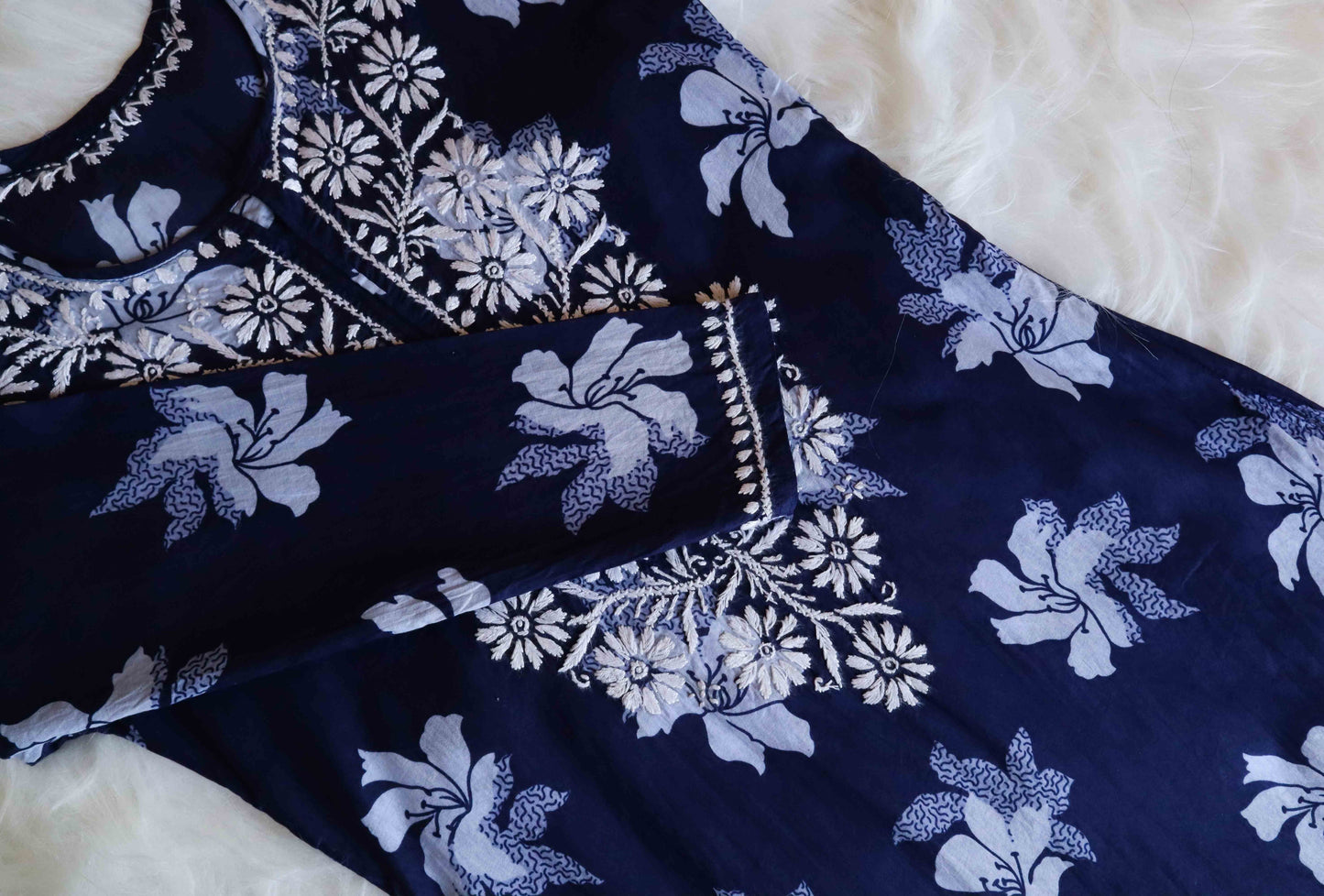 Mehnoor Navy Blue Floral Long Muslin kurta